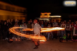 Feuershow von Gaukler Friedrich auf dem Schlossvprplatz