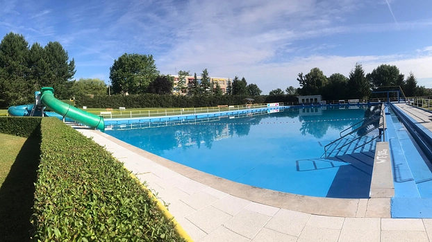 Schwimmbad Wölfis