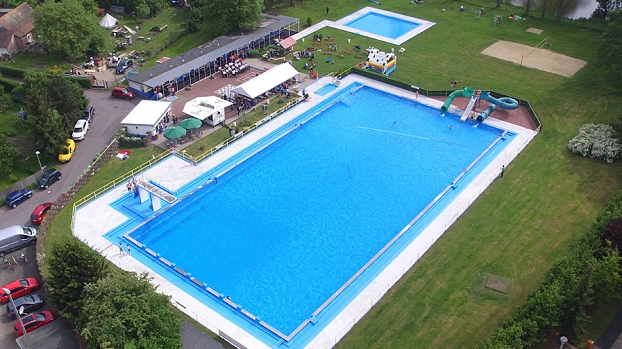 Schwimmbad Wölfis